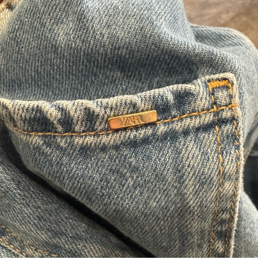 Zara High Rise Light Blue Jeans - Picture 7 of 8
